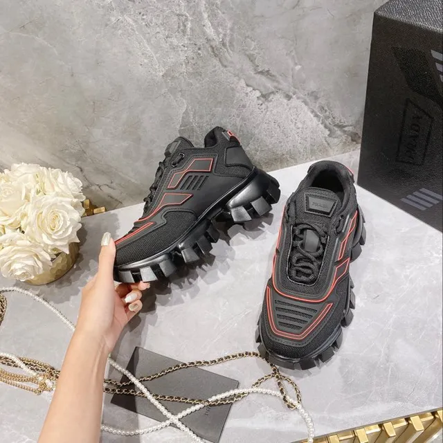 Balenciaga Defender Baskets Chunky Noir Rouge Semelle Lug Maille et Construction Superposition Matériau Synthétique 4