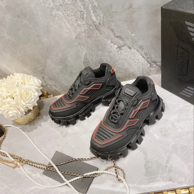 Balenciaga Defender Baskets Chunky Noir Rouge Semelle Lug Maille et Construction Superposition Matériau Synthétique 5