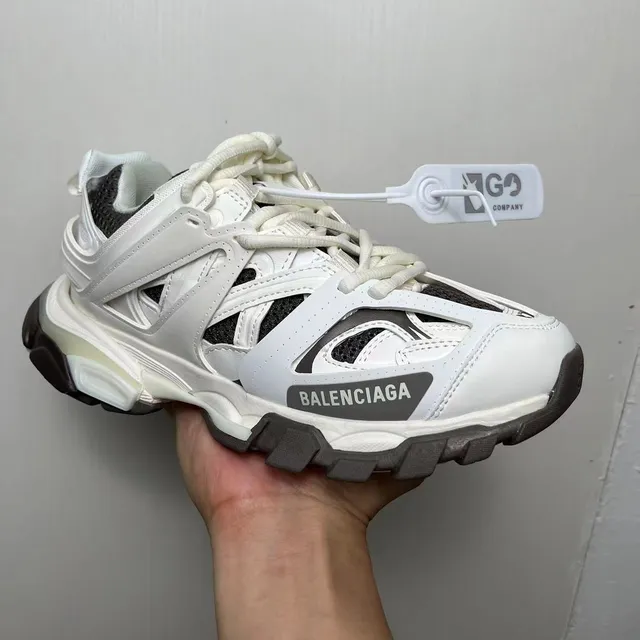 Balenciaga Defender White and Gray Chunky Sneakers 3