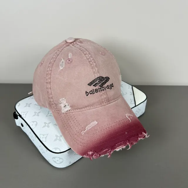 Balenciaga Casquette Logo Dégradé Rose Rouge Pixelisée Casquette de Baseball 4