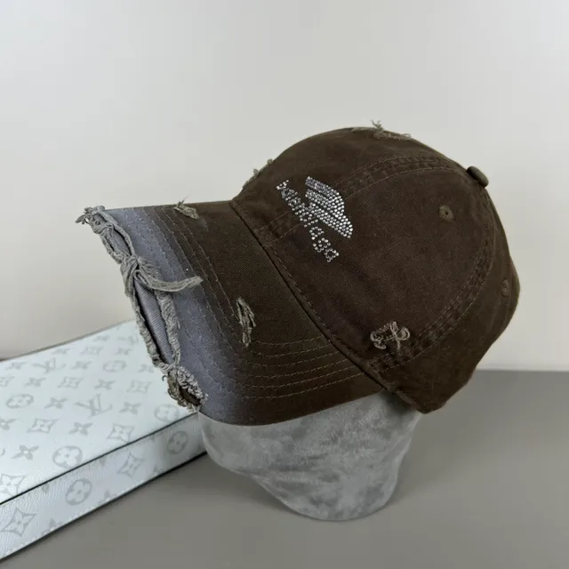 Balenciaga Casquette Logo Dégradé Rose Rouge Pixelisée Casquette de Baseball 6