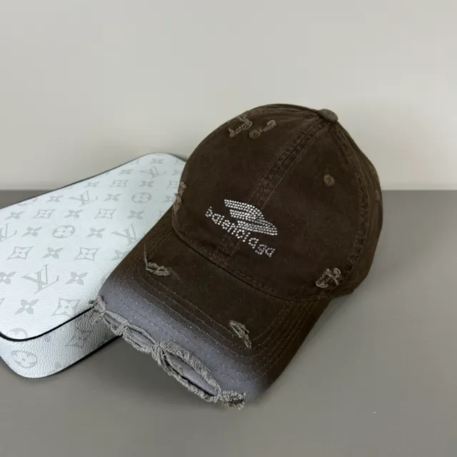 Balenciaga Casquette Logo Dégradé Rose Rouge Pixelisée Casquette de Baseball 8