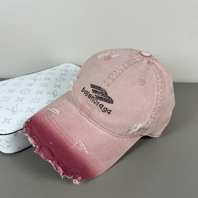 Balenciaga Casquette Logo Dégradé Rose Rouge Pixelisée Casquette de Baseball 9
