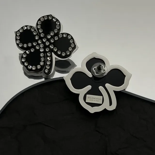 Balenciaga Boucles d'oreilles Florales Cristal Incrustées Noires Émaillées 2