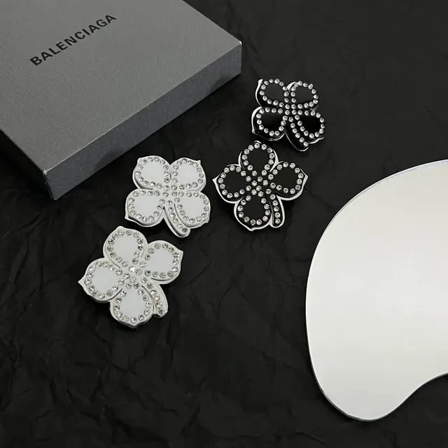 Balenciaga Boucles d'oreilles Florales Cristal Incrustées Noires Émaillées 5