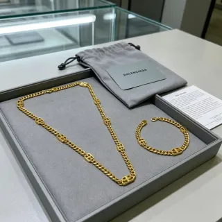 Balenciaga Gold Chunky Curb Chain Logo-Integrated Links Necklace