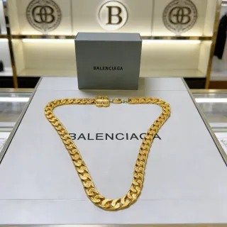 قلادة بالينسياغا سلسلة كيرب لينك ذهبية