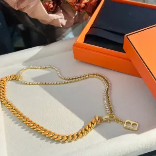 Balenciaga قلادة سلسلة كيرب ذهبي برتقالي مزينة بمينا ذات سلسلتين