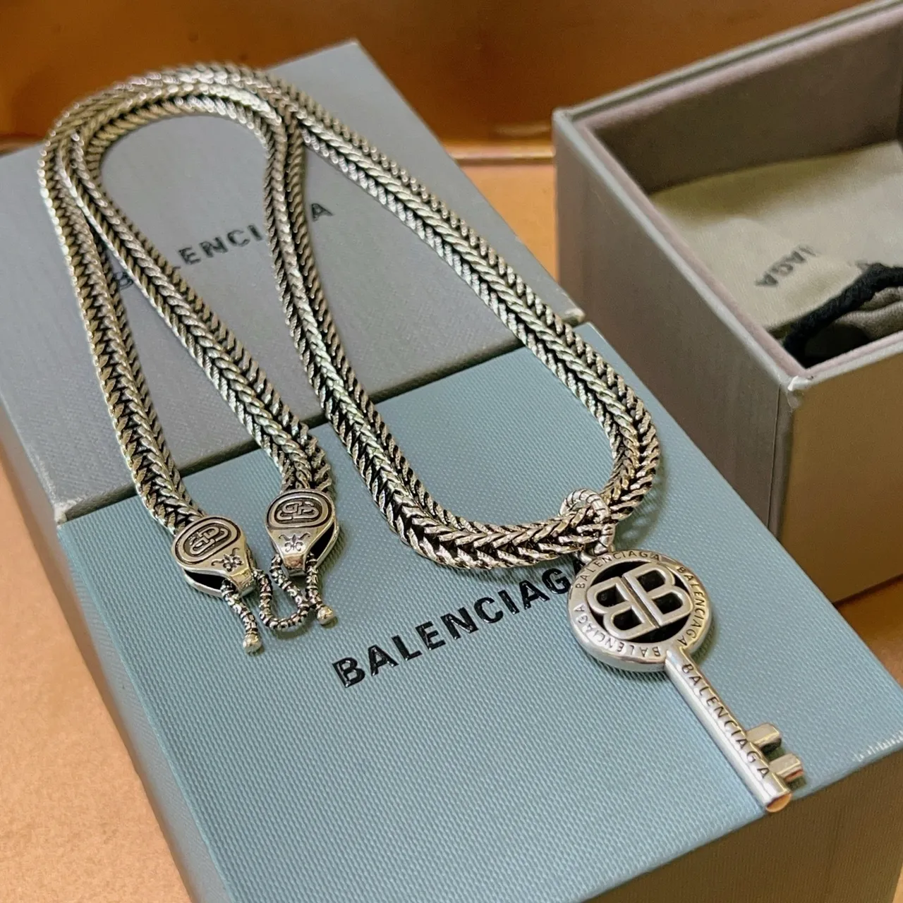 Balenciaga Colar Chave Corrente Trançada Prateada Colar Pendente 2