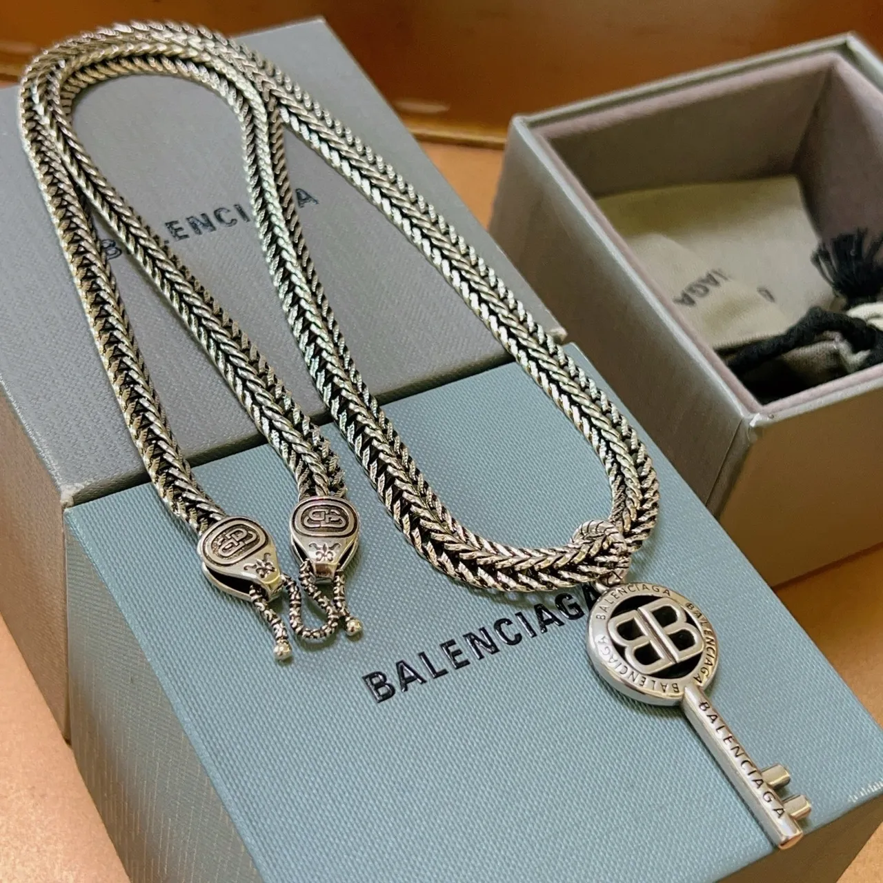 Balenciaga Colar Chave Corrente Trançada Prateada Colar Pendente 3