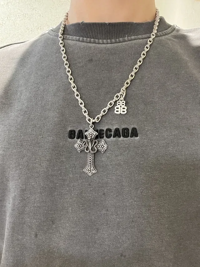 Balenciaga Argent Oxydé Collier Chaîne Pendentif Croix 5
