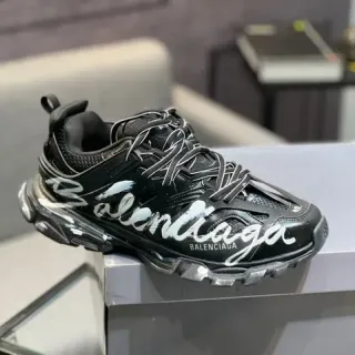 Balenciaga Runner Sneakers Chunky Negras con Logo Graffiti