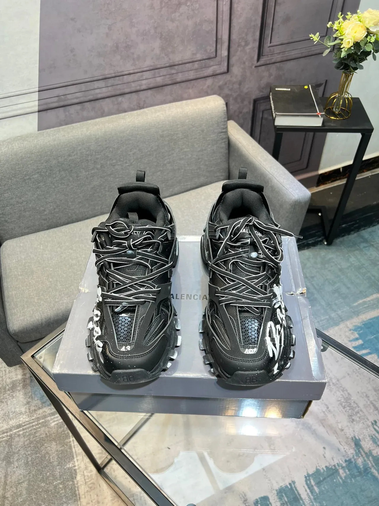 Balenciaga Runner حذاء رياضي أسود Graffiti Logo Chunky 2