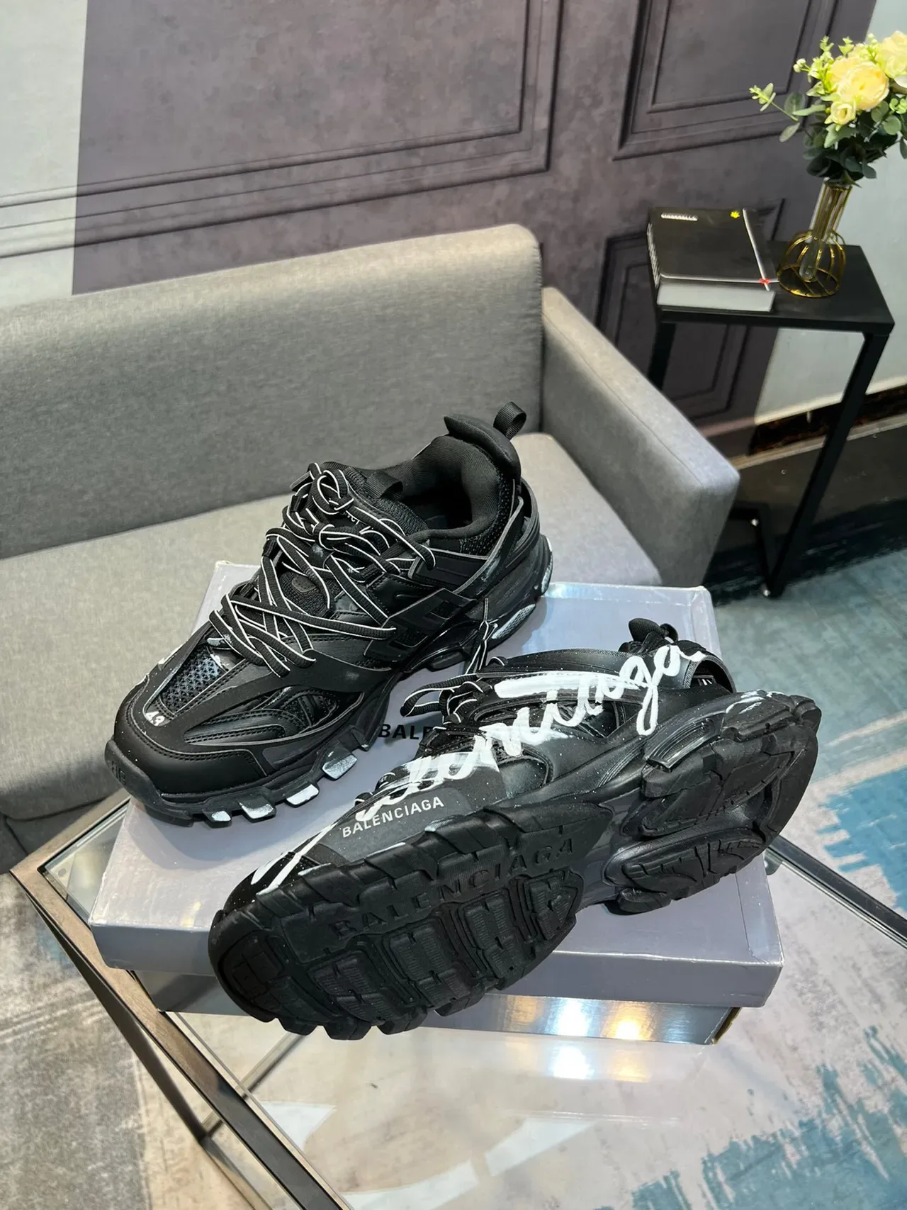 Balenciaga Runner حذاء رياضي أسود Graffiti Logo Chunky 4