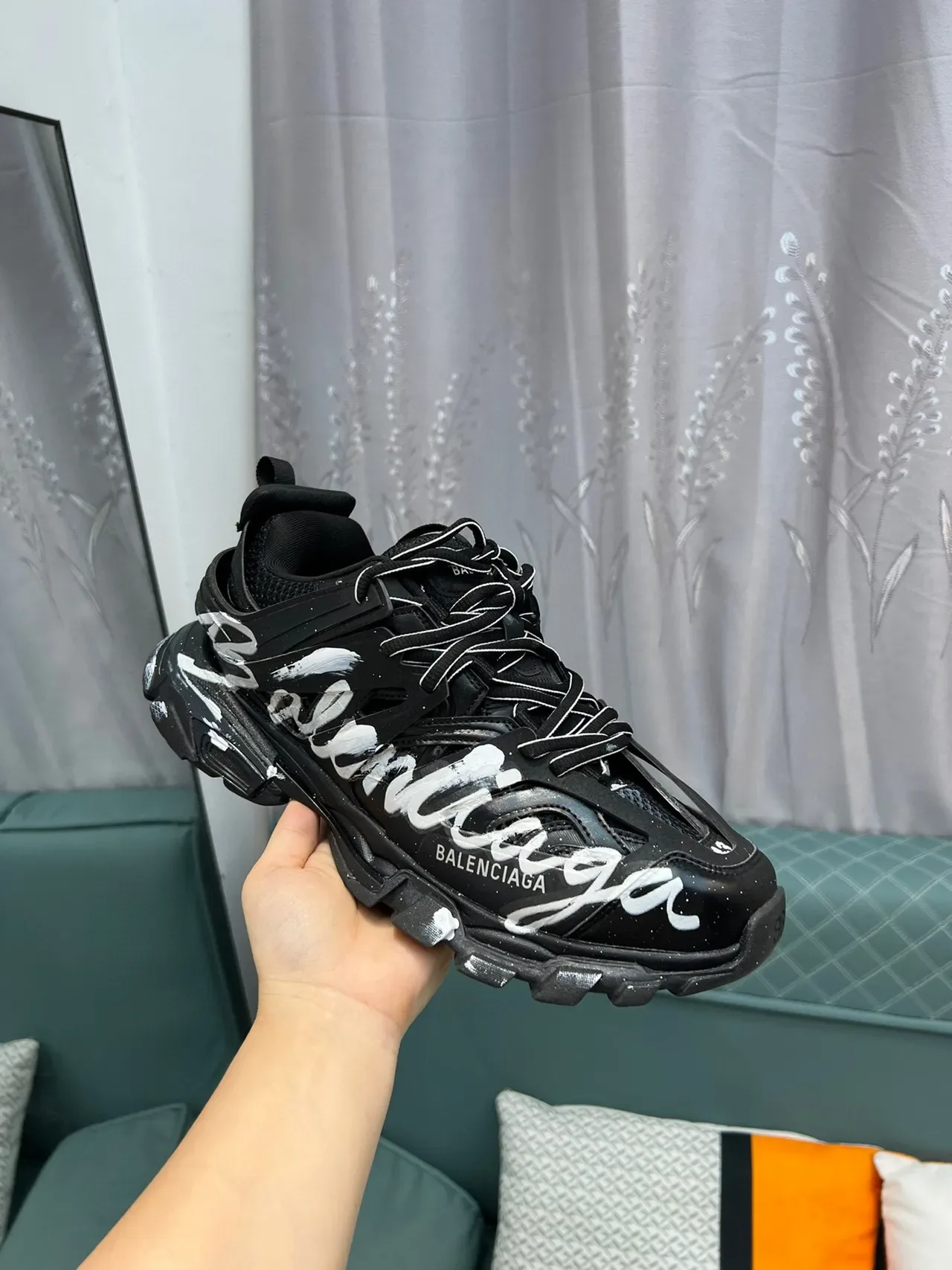 Balenciaga Runner حذاء رياضي أسود Graffiti Logo Chunky 6