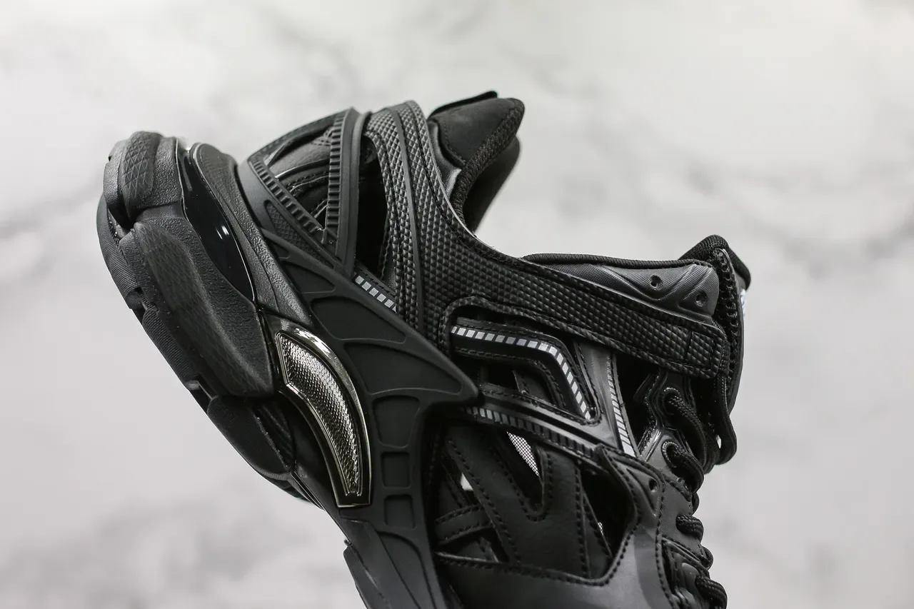 Balenciaga Runner Sneakers Chunky Negras Monocromáticas 6