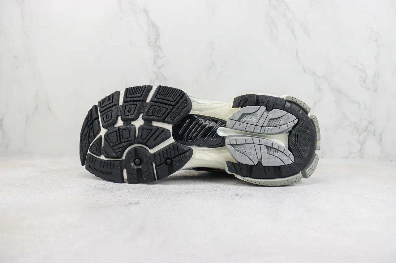 Balenciaga Runner Off-White Gray Black Chaussures Chunky 8