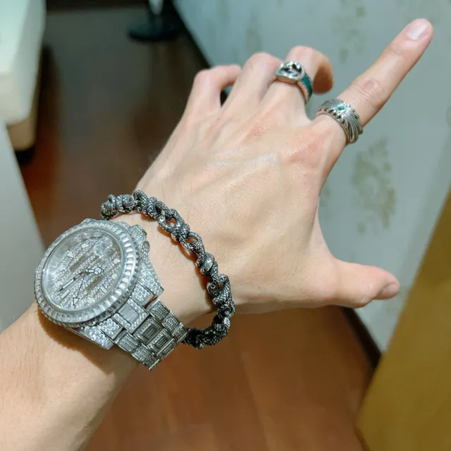 Balenciaga Bracelet Chaîne à maillons torsadés argent et noir, finition vieillie 5