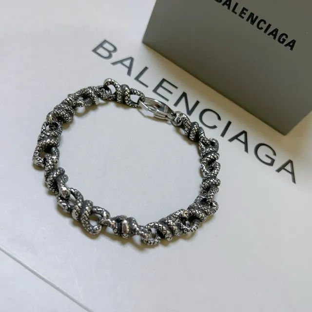 Balenciaga Bracelet Chaîne à maillons torsadés argent et noir, finition vieillie 9