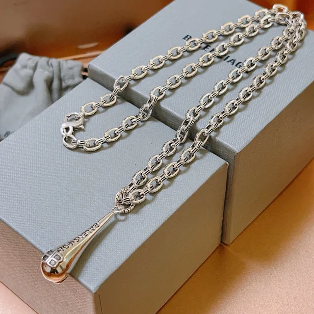 Balenciaga Silver Chunky Oval-Link Chain Engraved Teardrop Pendant Necklace 7