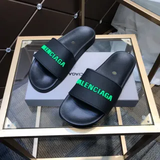 Balenciaga Slide أسود أخضر بناء مطاطي شعار نيون جريء نعال