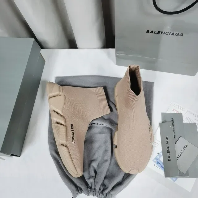 Balenciaga Speed Trainer Tênis Lifestyle de Malha Bege 9