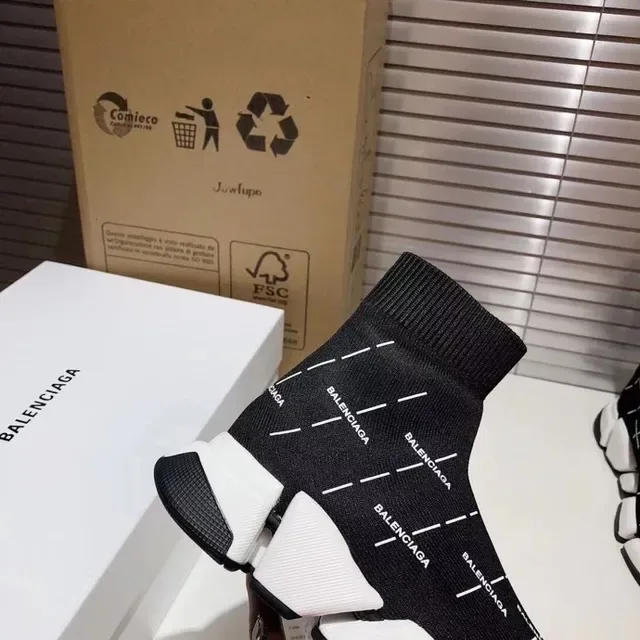 Balenciaga Speed Trainer Baskets Lifestyle Noires et Blanches en Tricot 2