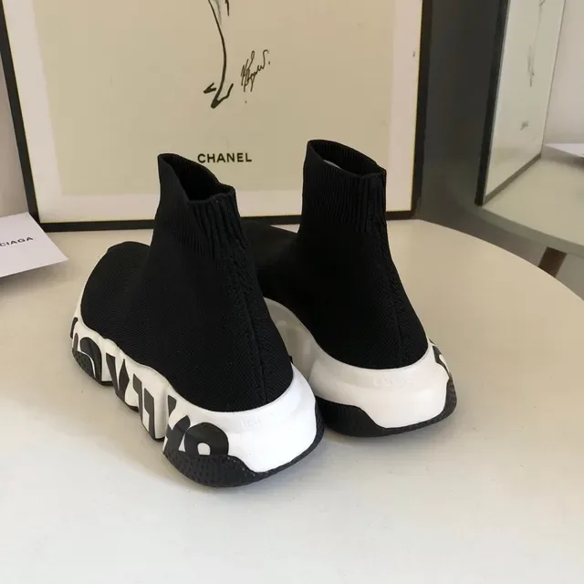Balenciaga Speed Trainer Black and White tênis lifestyle 3