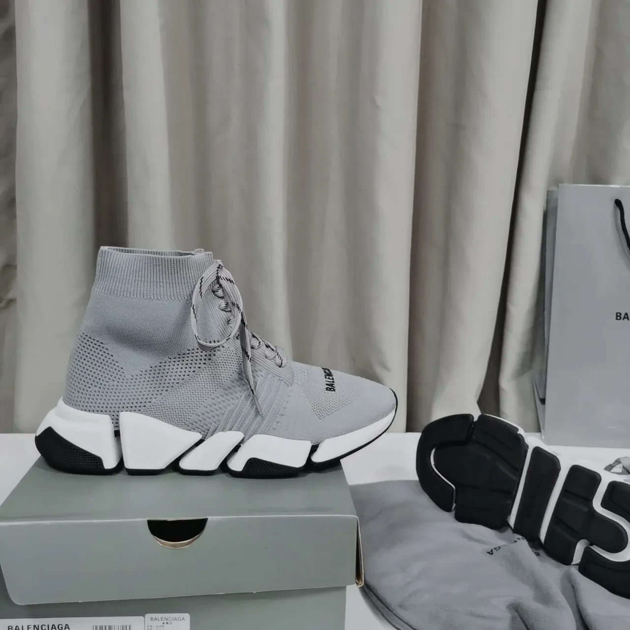 Balenciaga Speed Trainer Baskets lifestyle gris en maille 6