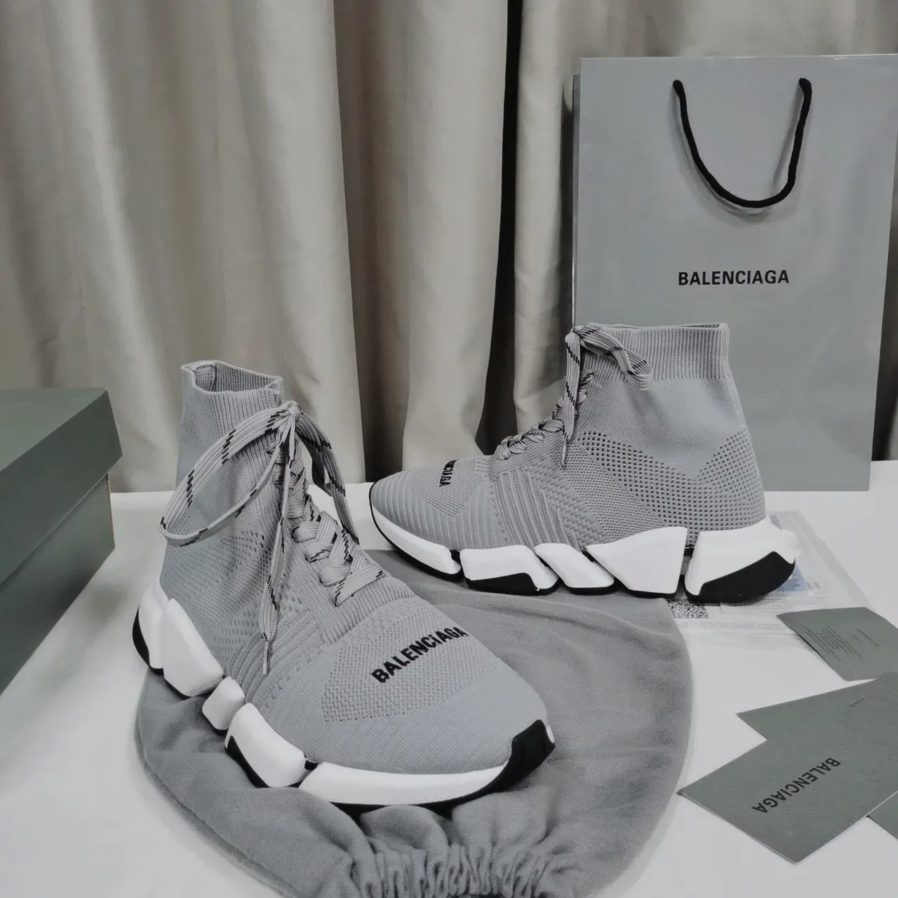 Balenciaga Speed Trainer Baskets lifestyle gris en maille 8