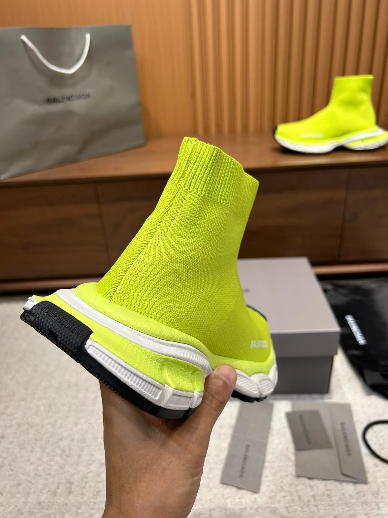 Balenciaga Speed Trainer Neon Lime tênis lifestyle 3