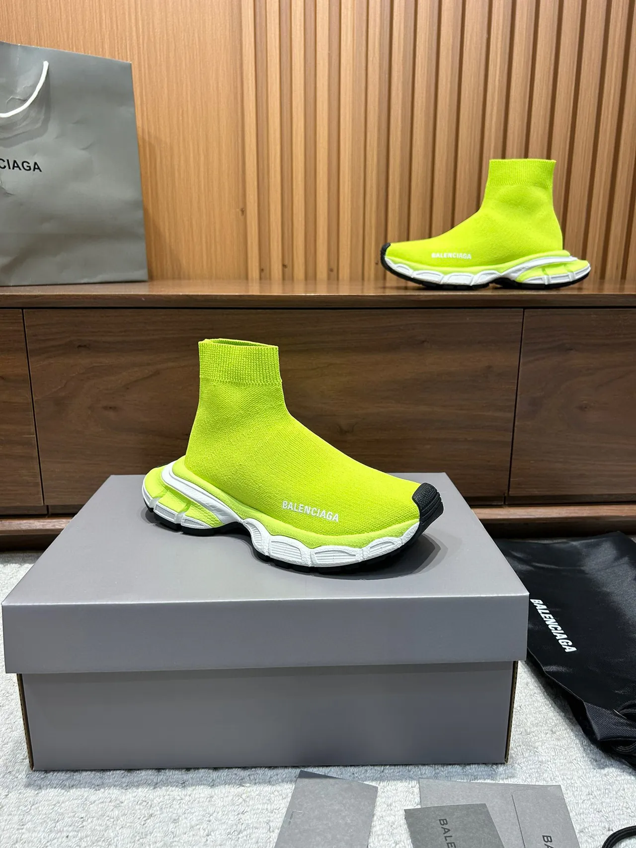 Balenciaga Speed Trainer Neon Lime tênis lifestyle 4