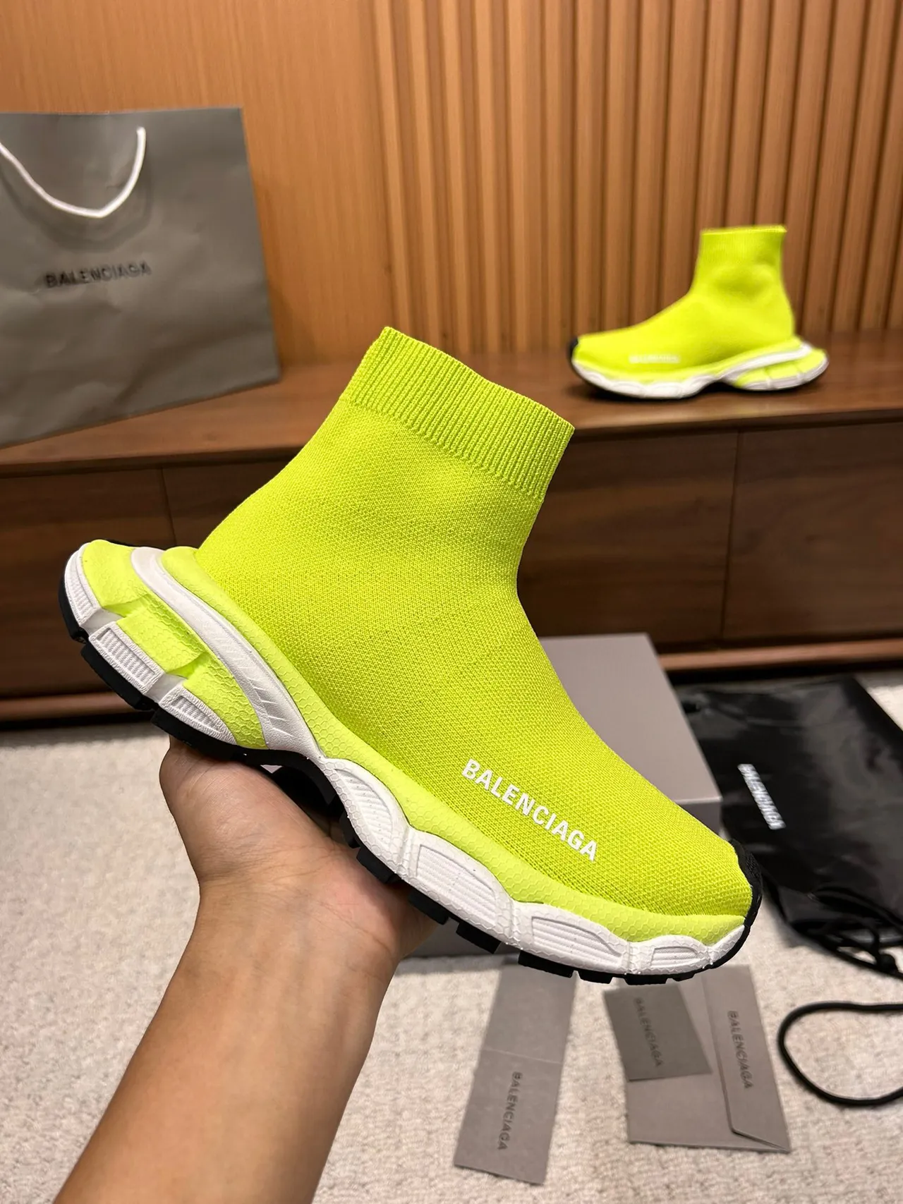 Balenciaga Speed Trainer Neon Lime tênis lifestyle 5