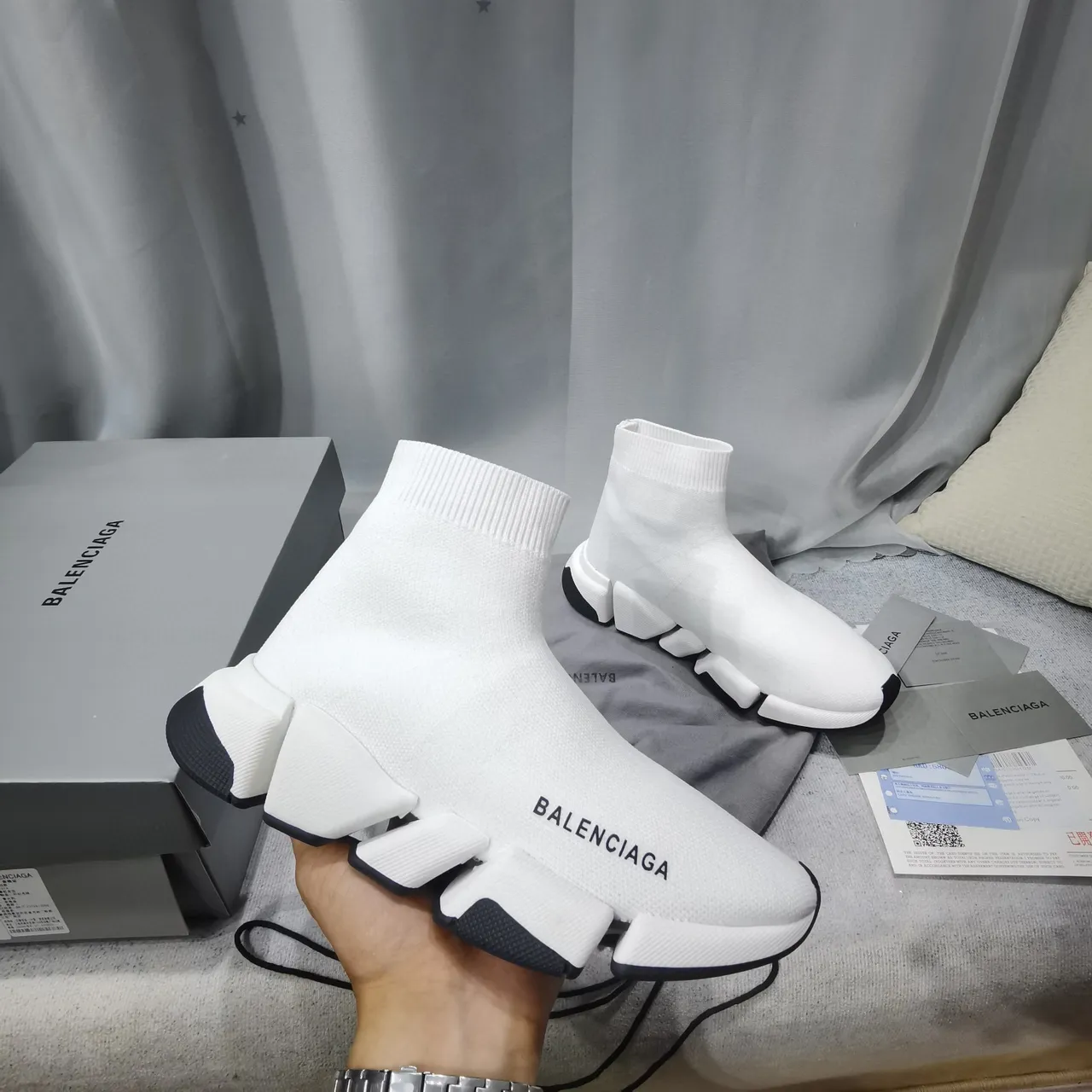 Balenciaga Speed Trainer tênis lifestyle branco e preto 2