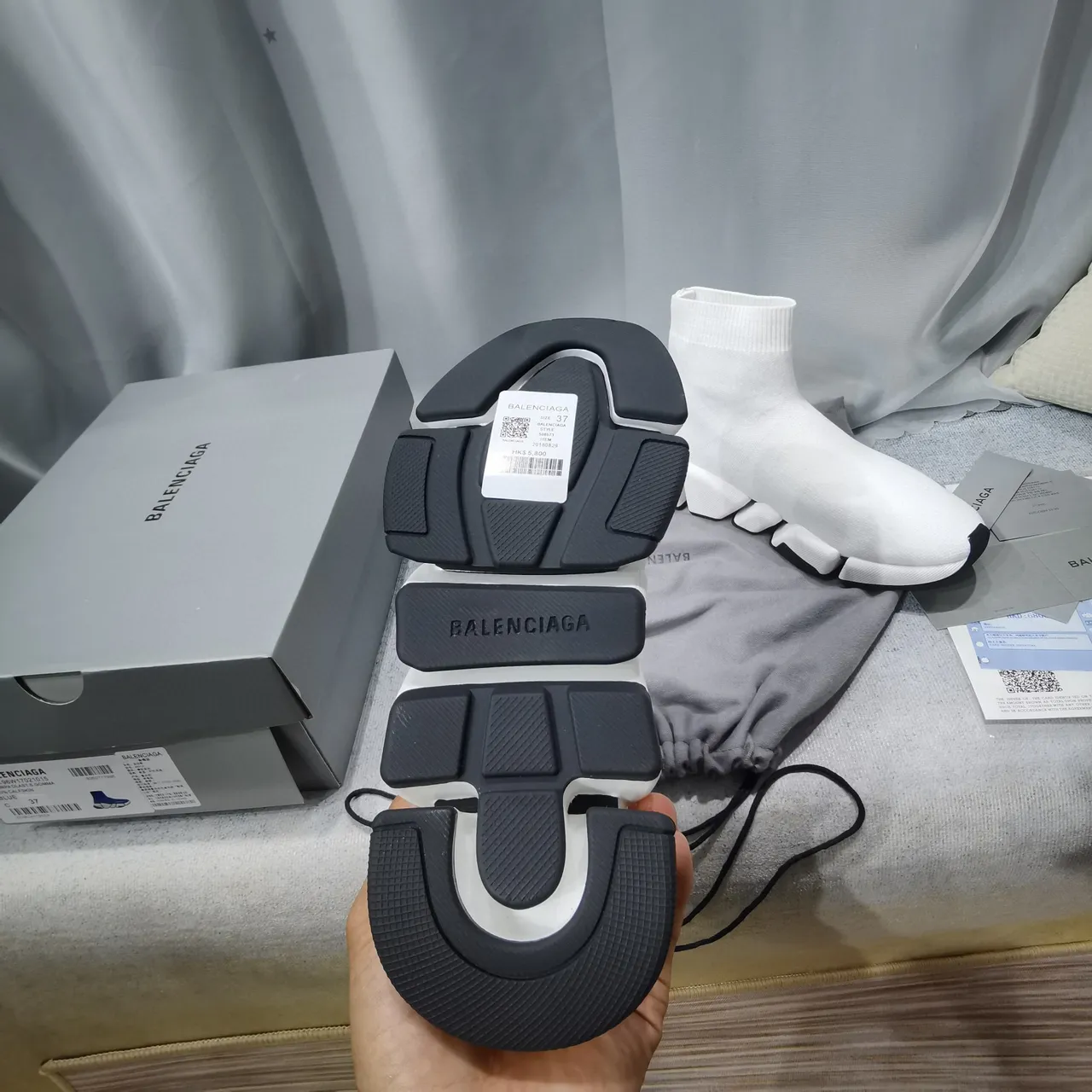 Balenciaga Speed Trainer tênis lifestyle branco e preto 3