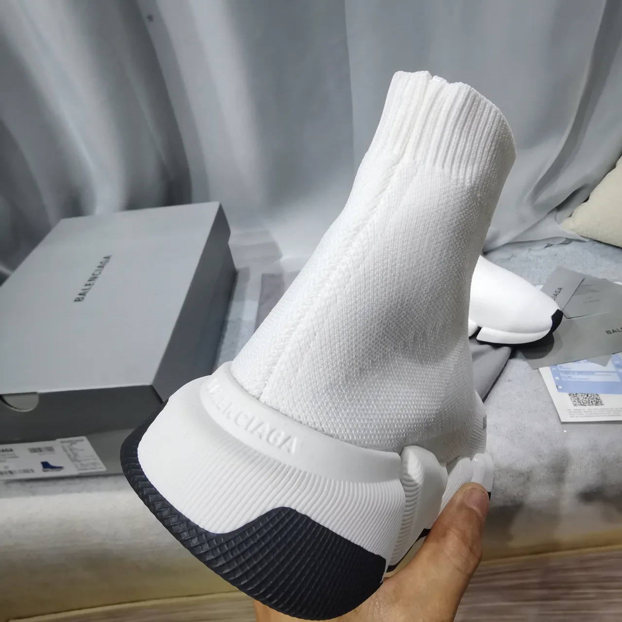 Balenciaga Speed Trainer tênis lifestyle branco e preto 4