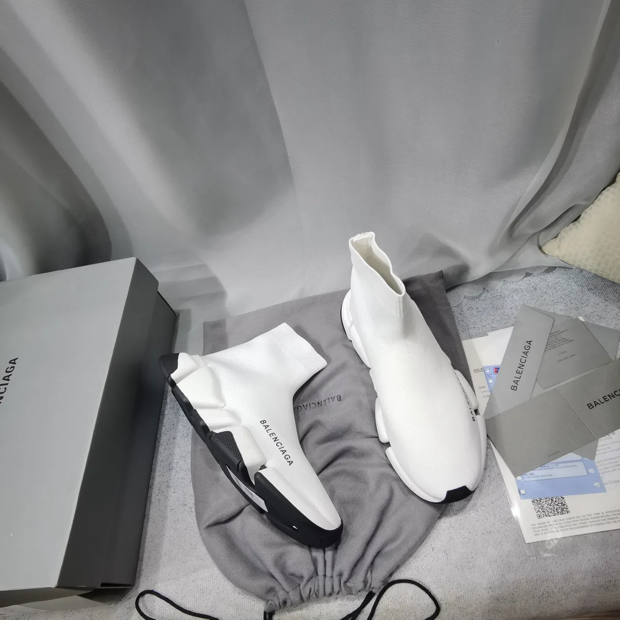 Balenciaga Speed Trainer tênis lifestyle branco e preto 8