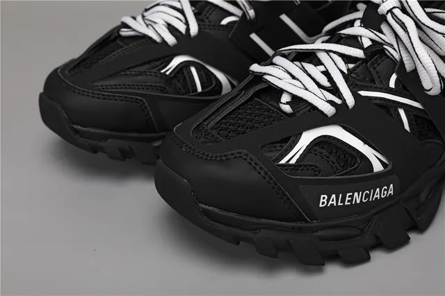 Balenciaga Track Sneaker sneakers noires et blanches chunky 4
