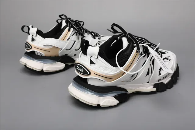 Balenciaga Track Sneaker branco preto bege tênis lifestyle 3