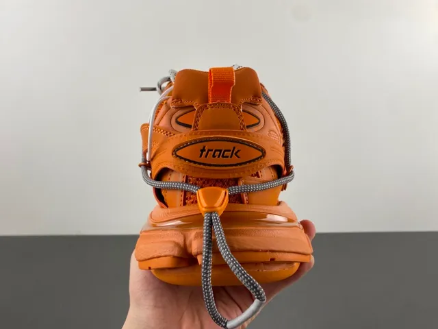Balenciaga Track Trainer حذاء رياضي برتقالي كبير 4