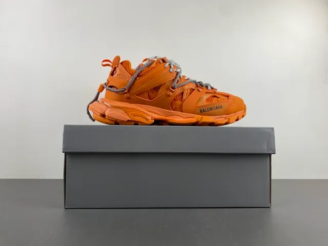 Balenciaga Track Trainer حذاء رياضي برتقالي كبير 15