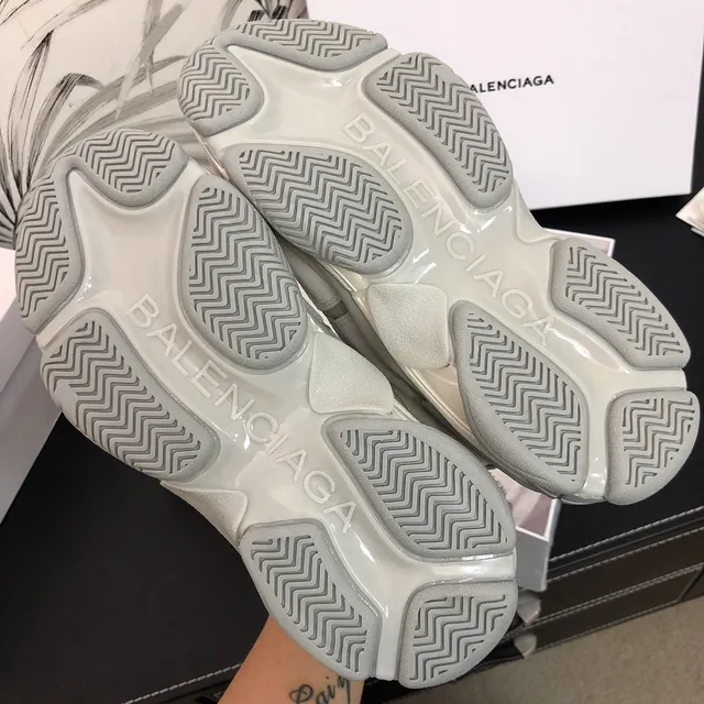 Balenciaga Triple S Baskets Chunky Beige Gris Blanc 3
