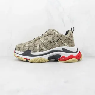 Balenciaga Triple S Monogram Beige Red Gum أحذية تشونكي رياضية