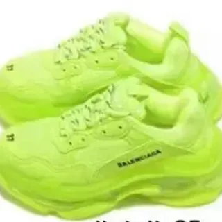Balenciaga Triple S نيون أخضر سميك سنيكرز