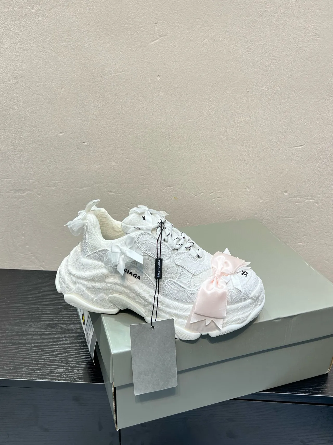 Balenciaga Triple S أبيض وردي قاعدة كبيرة الحجم علوة نسيج مطبوعة بنمط الرباط أحذية كاجوال سميكة 9