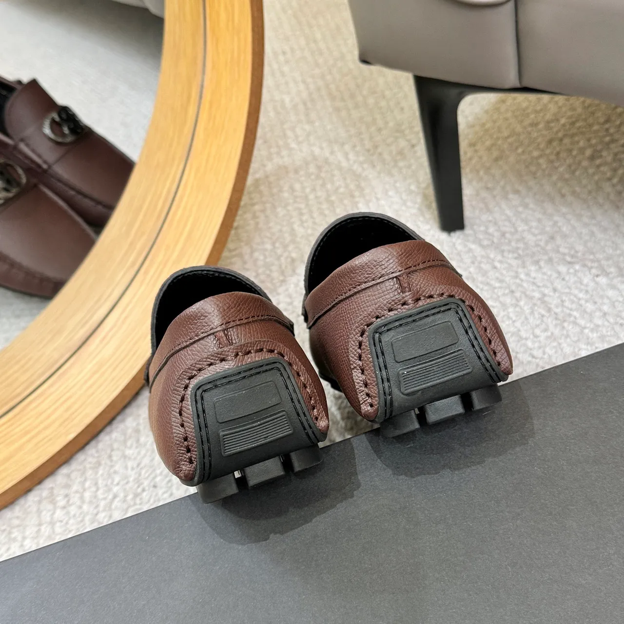 Balmain Marrom Preto Couro Pébblé Fivela de Metal com Monograma Loafer 9