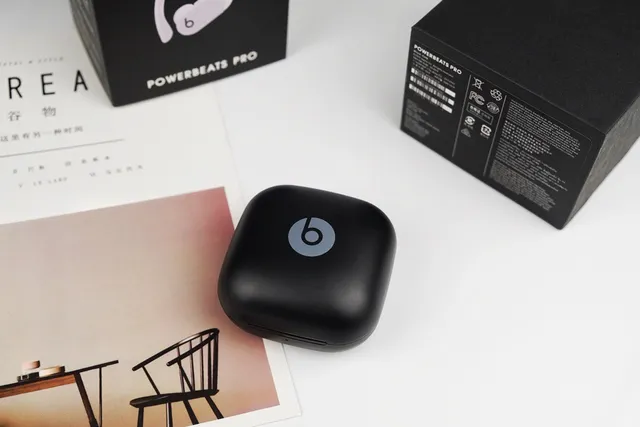 Beats Powerbeats Pro White Sports Earphones 5