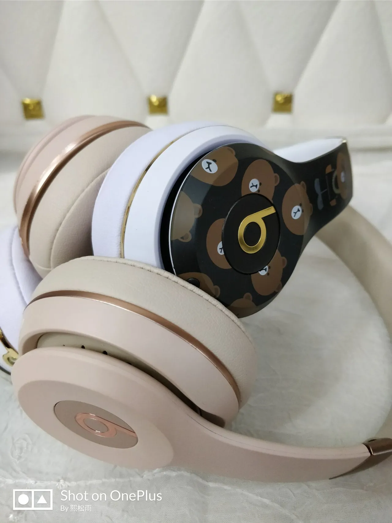 Beats Solo3 Wireless Bear Collaboration Over-ear Headphones 2