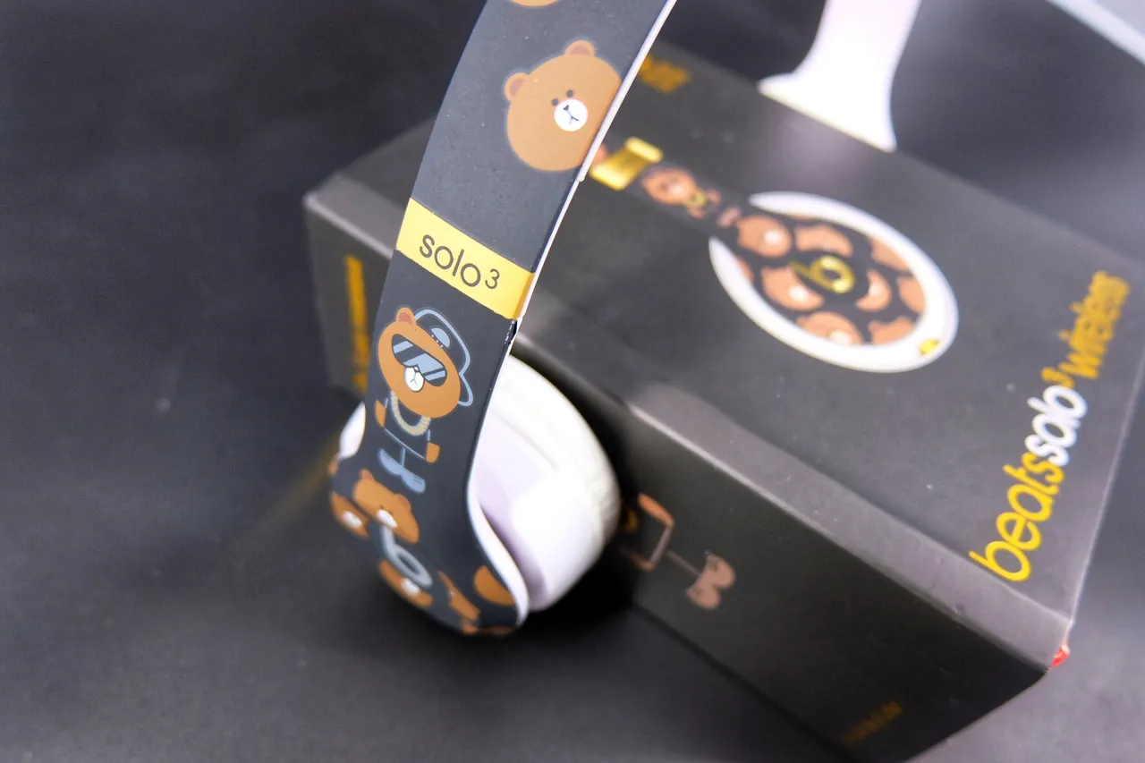 Beats Solo3 Wireless Brown Bear Print Special Edition Over-Ear Headphones 4
