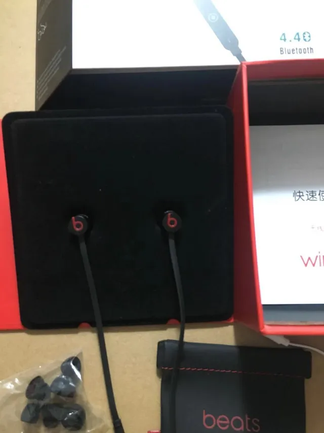 Beats urBeats² Wireless Black Red Neckband-Style Sports Earphones 7